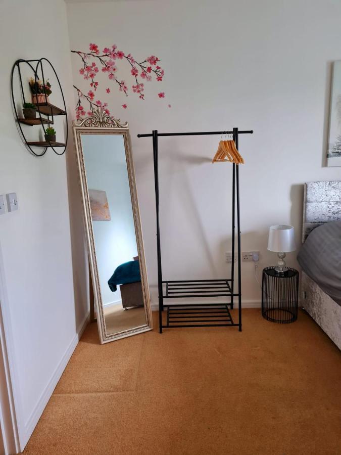 Emerald Blossom-Central Warrington, Luxurious Yet Homely, Wifi, Secure Parking מראה חיצוני תמונה