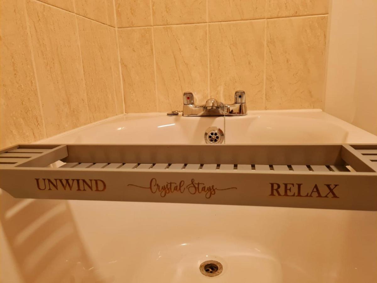 Emerald Blossom-Central Warrington, Luxurious Yet Homely, Wifi, Secure Parking מראה חיצוני תמונה